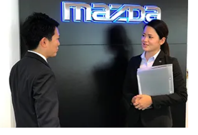 自動車営業スタッフの仕事